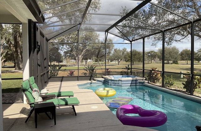 5 Star 4 Bedroom Pool/Spa -Gated - On Golf Course Near Disney - Free Pool Heat
