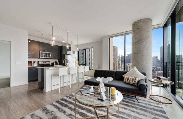 5-Star Gold Coast Experience in a Luxe 2BR Retreat