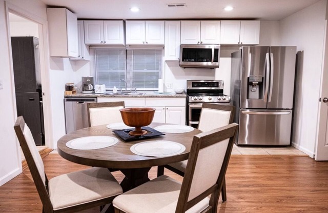 5-Star Home in amazing location! 3Brm w/3Bth Gem.