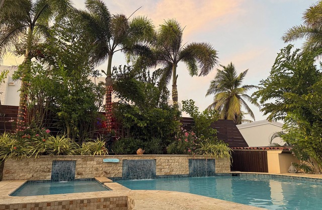 5 STAR Luxury Private Home with salt water pool near beach and restaurants