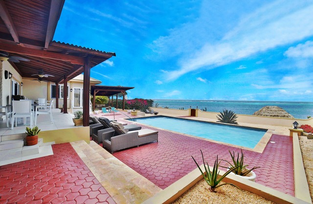 5 Star OceanFRONT Villa w/Pool, Secluded Beach, Ocean Access & Ocean Edge Palapa