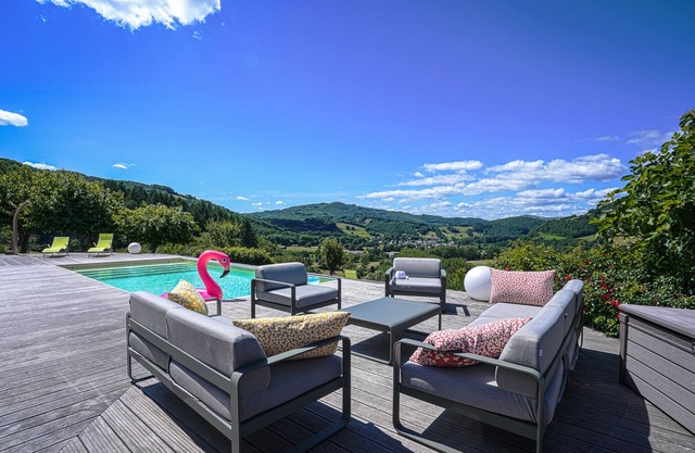 5-star villa with heated pool and panoramic view Gîte Exception Aveyron