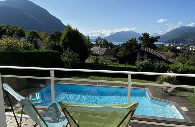 5-star villa in a quiet location - view of the lake and mountains - SWIMMING POOL with shelter