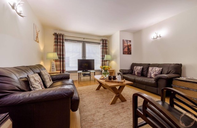 5 The Brothers Wing: Luxury Holiday Accommodation - sleeps 5 guests in 2 bedrooms