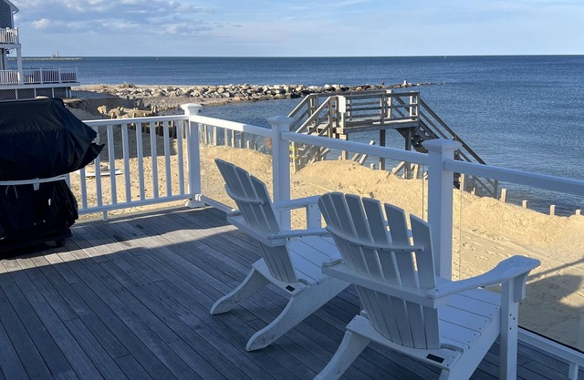 5 White Cap Path - Waterfront cottage in Sandwich, stunning views!