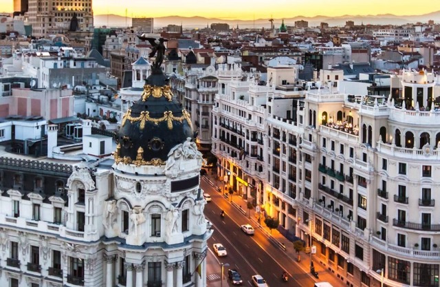 50% DISCOUNT .REINA VICTORIA APARTMENTS FREE WIFI- CENTRAL