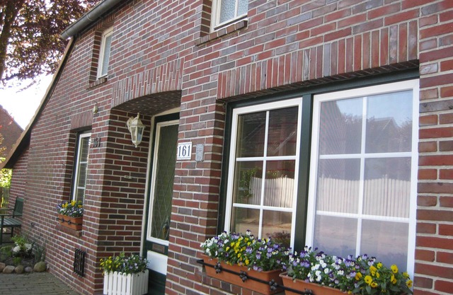 500m to the dike, Burhave/Tossens 5km away, with sauna, fireplace, WiFi