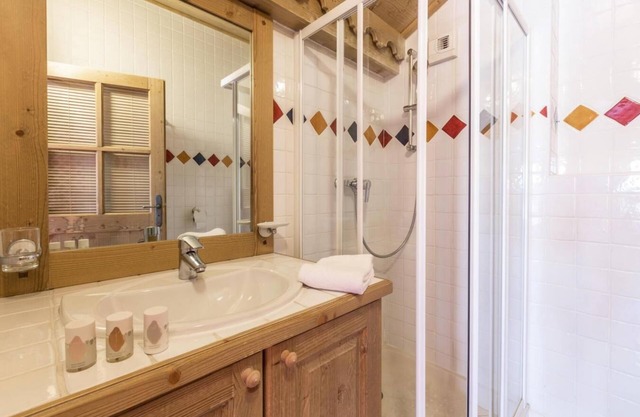 50m from ski slopes, 3rd floor, view mountain, fitness, swimming pool, sauna, hammam, balcony