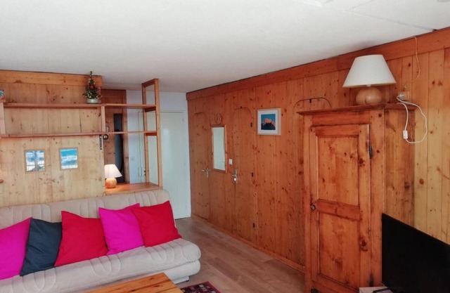 50m from ski slopes, 3rd floor, view resort, balcony, tv, ski locker, 49m², Les Arcs