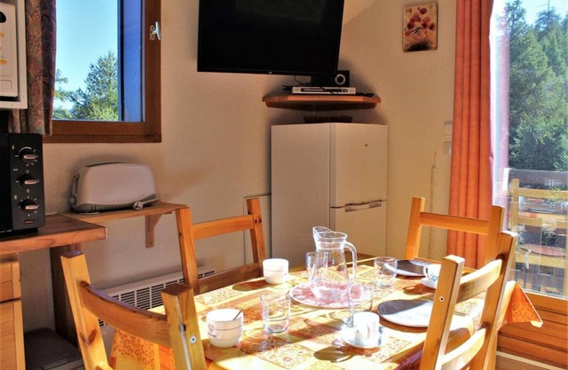 50m from ski slopes, 4th floor, balcony, tv, ski locker, 26m², Risoul