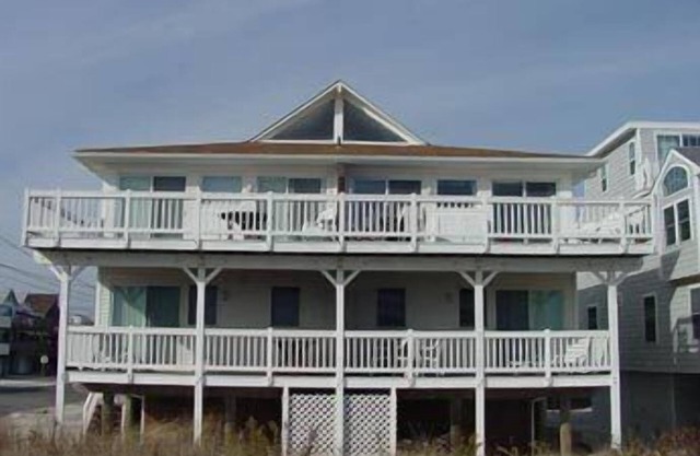 5118 Marine Place North
