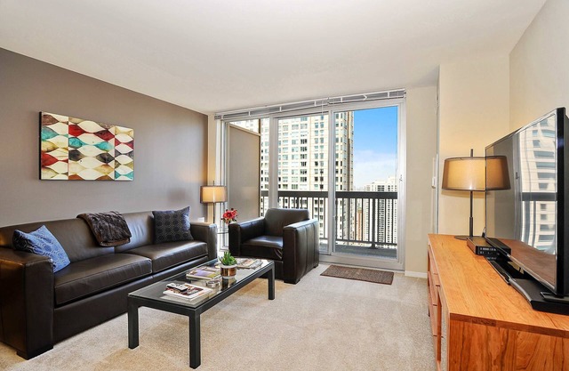 52nd Floor, VIEWS, Pool, Balcony, Pool, Gym