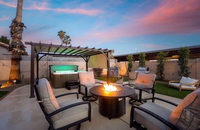 5335 E. Grovers Avenue