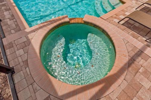 535 -Villa Belvedere, A Stunning, Spacious 5 Bed Lake View Home with Pool and Spa