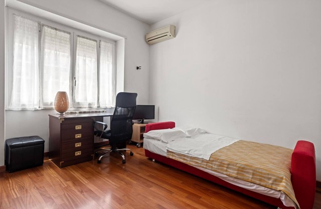 543 Appia Avenue Metro A