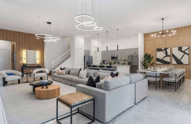 5836-Lakefront Grandeur: 15BR & Themed Suites