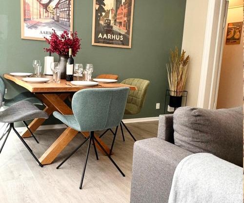 59m2 Aarhus Lejlighed i Gadeplan med Parkering lige udenfor