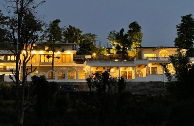 5B-BLUEDOOR-DEHRADUN · Rustic Art Deco Boutique Villa with stunning views