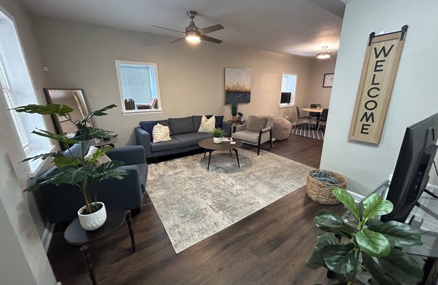 5mins to Downtown Spacious Pet Friendly W&Dn