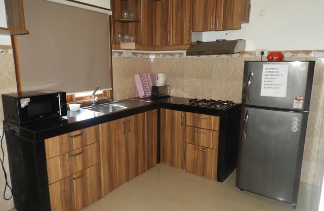 6 BEAUTIFUL, ELEGANTLY , DECORATED VILLAS , 3 BEDROOMS AND 2 BEDROOMS