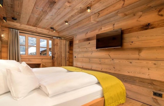 6-bed chalet, (3 bedrooms, 3 bathrooms) - Lisa Chalets