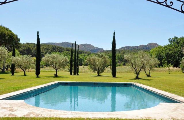 6 bedroom agritourism property in saint-rã©my-de-provence