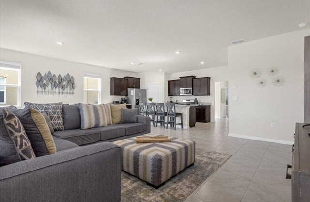 6 Bedroom/5.5 Bathroom/Solterra (7664 OL)