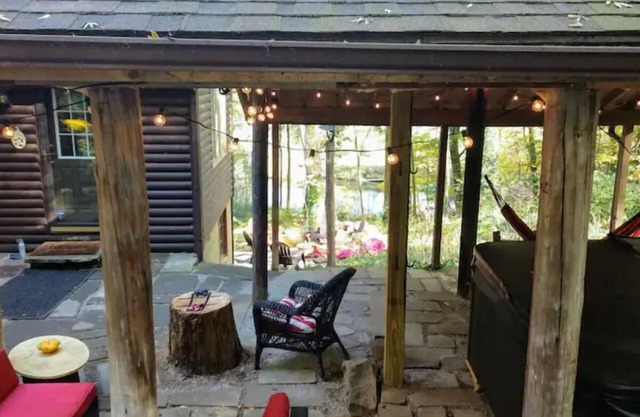 6-bedroom cabin just 2 miles from Mohican River