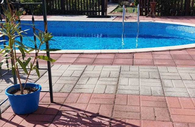 6 bedroom Family holiday home in Aheloy Pomorie Bulgaria.nWith private pool.