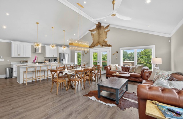 6 Bedroom Luxury Home located on Main Street in Downtown Blowing Rock!