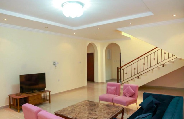 6 BEDROOM LUXURY VILLA IN DOHA