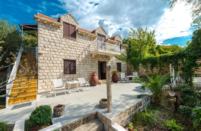6 Bedroom Villa with large terrace located in the heart of old town Cavtat