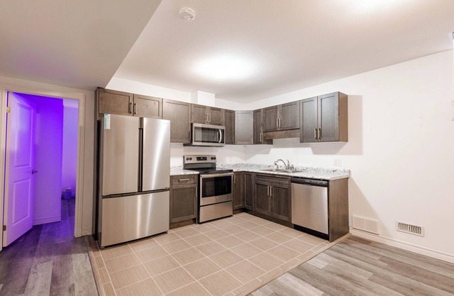 6 Beds Serenity Oasis in Falls/Pool Table + Ping Pong