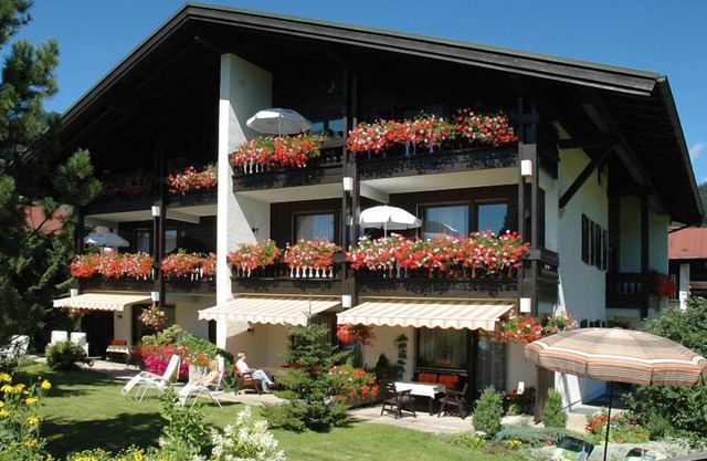 (6) Drei-Raum-Ferienwohnung 65qm, Bad/WC, 2 Extra-Schlafräume, Küche, Balkon