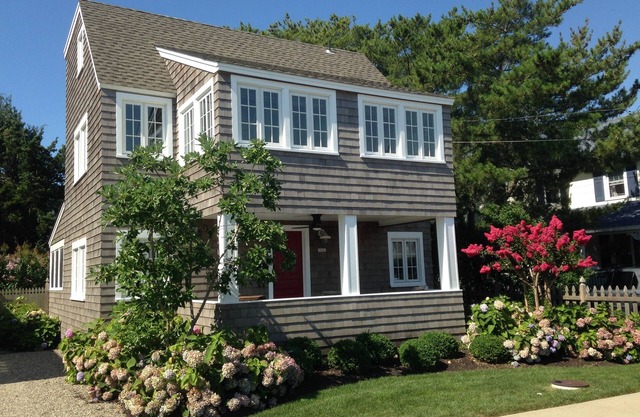 6 houses from beach. Featured in Design NJ Magazine. SEPT OCT OPEN