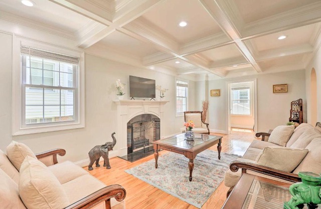 6 Mi to Capitol Hill Spacious Family Home in DC