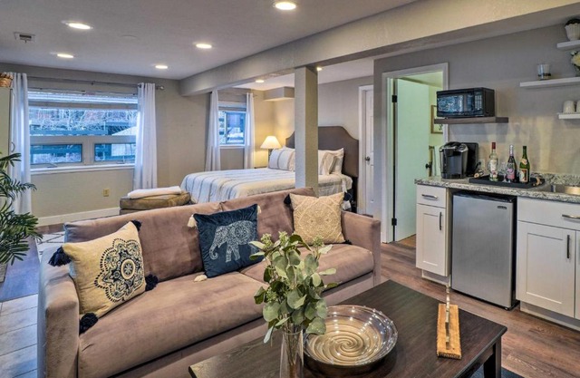 6 Mi to Dtwn Parker Serene Studio Suite!