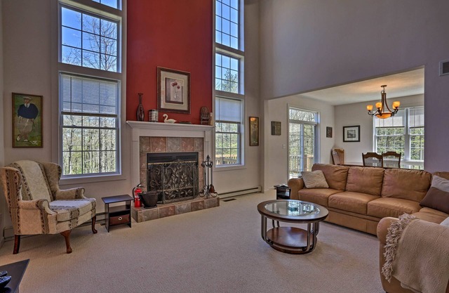 6 Mi to Kalahari: Pocono Pines Golf Course Home!