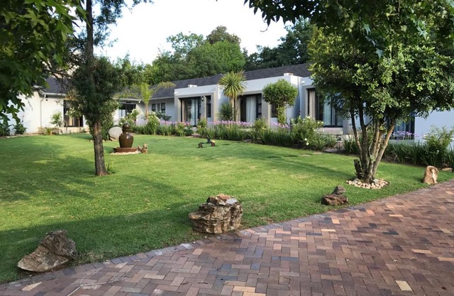 6 on Morris Guest Lodge