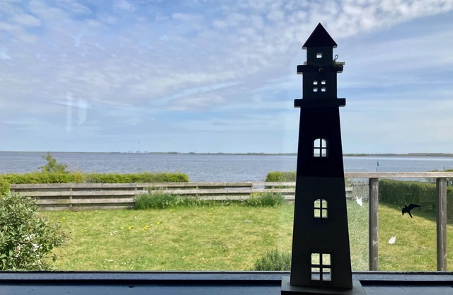 6 pers Holiday home Aurora with directly on the Lauwersmeer