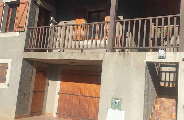 6-person apartment with mountain views 400m from center of Luz.