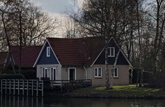 6-Person Comfort Villa