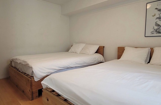 6 persons room 2 Double bed and Double size bed/Shinjuku-ku Tokyo