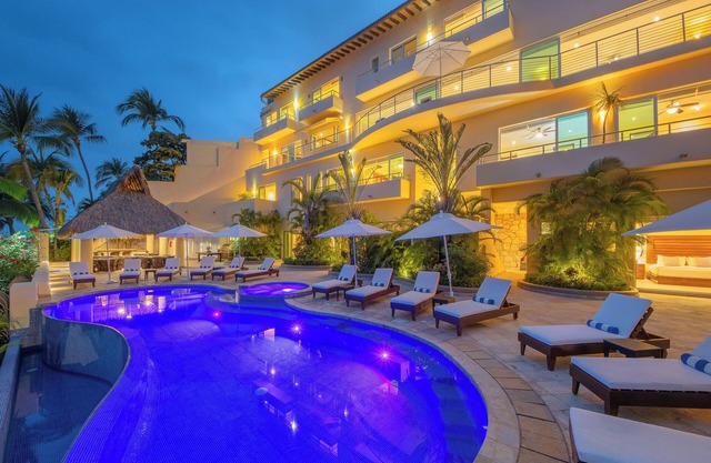 6 to 12 suites, fully staffed. Saltwater pool.