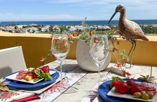 62 - Penthouse in Los Almendros w fantastic view