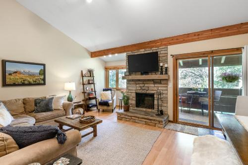 622 Tamarack