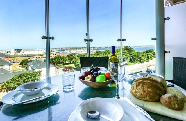 65 OCEAN VIEW, country holiday cottage in Castletown, Portland