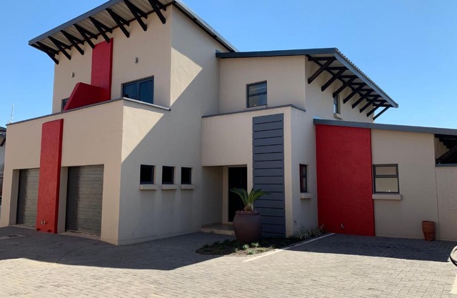 66 Dorp Street Apartment