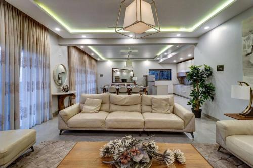 6BHK Arlington Classic by The Rentalgram