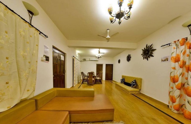 6bhk Villa With Private Pool and Fountain